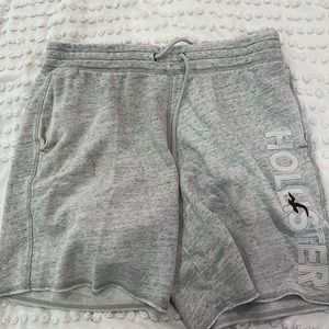 GRAY HOLLISTER SHORTS SIZE MEDIUM